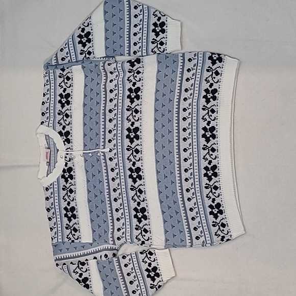 nouvelle Directions Sweaters - 5/$20 Vintage Nouvelle Directions Size Large Printed Sweater